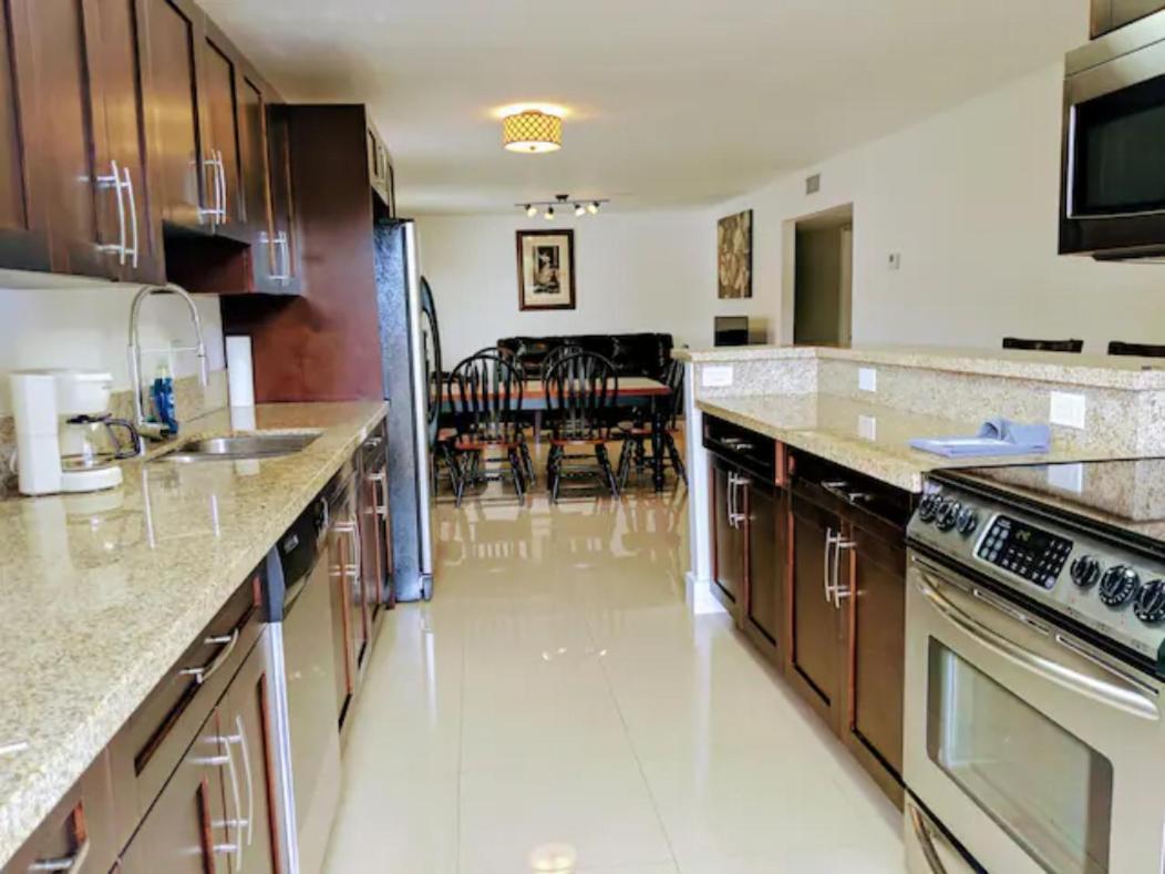 Apartment A4 - Endless Summer - Downtown Near Park, Ports, And Beach