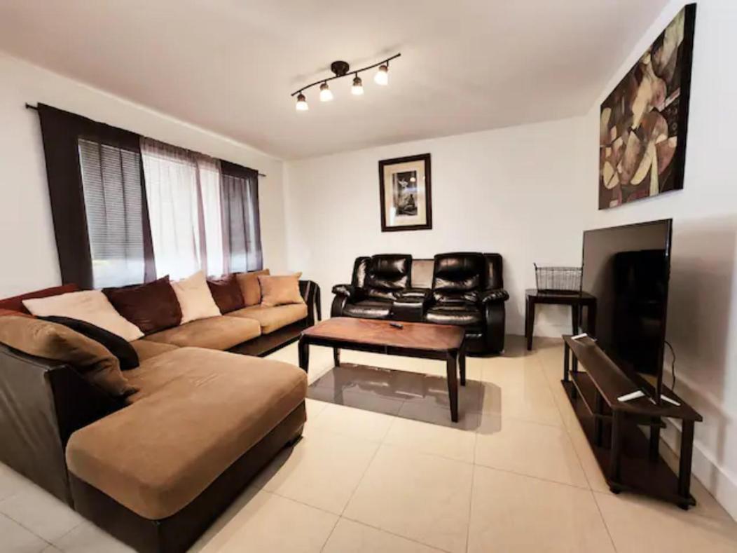 A4 - Endless Summer - Downtown Near Park, Ports, And Beach Apartment