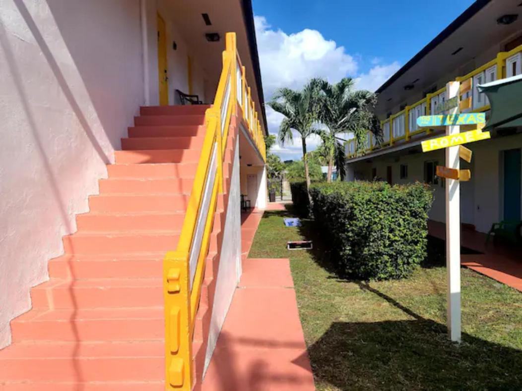 A4 - Endless Summer - Downtown Near Park, Ports, And Beach *