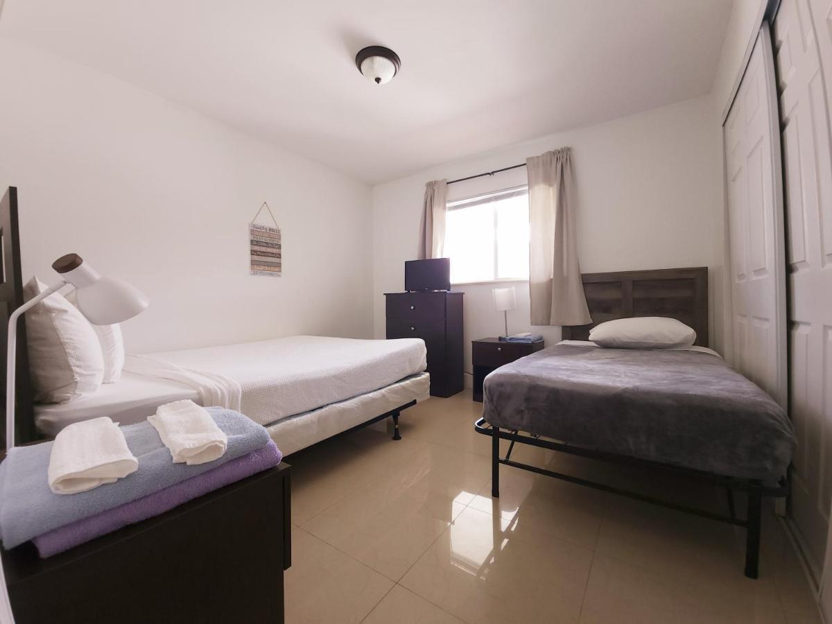 A4 - Endless Summer - Downtown Near Park, Ports, And Beach *