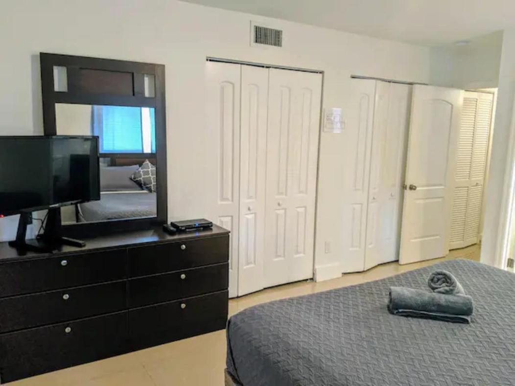 Apartment A4 - Endless Summer - Downtown Near Park, Ports, And Beach Fort Lauderdale