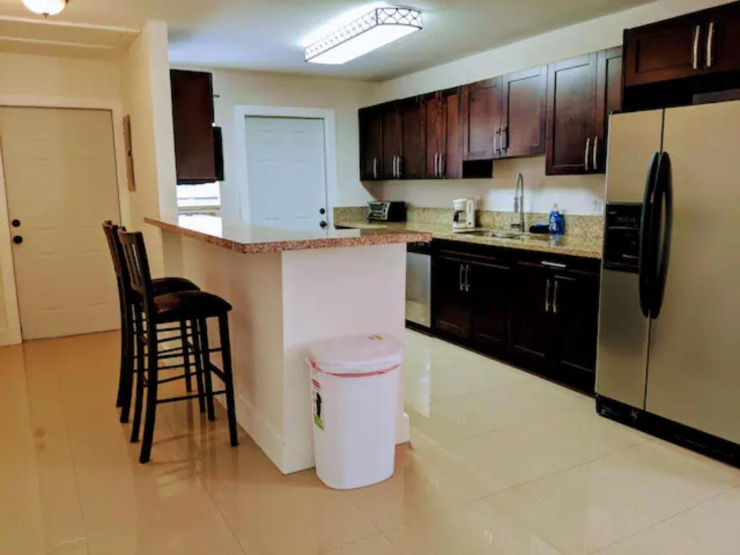A4 - Endless Summer - Downtown Near Park, Ports, And Beach Apartment *