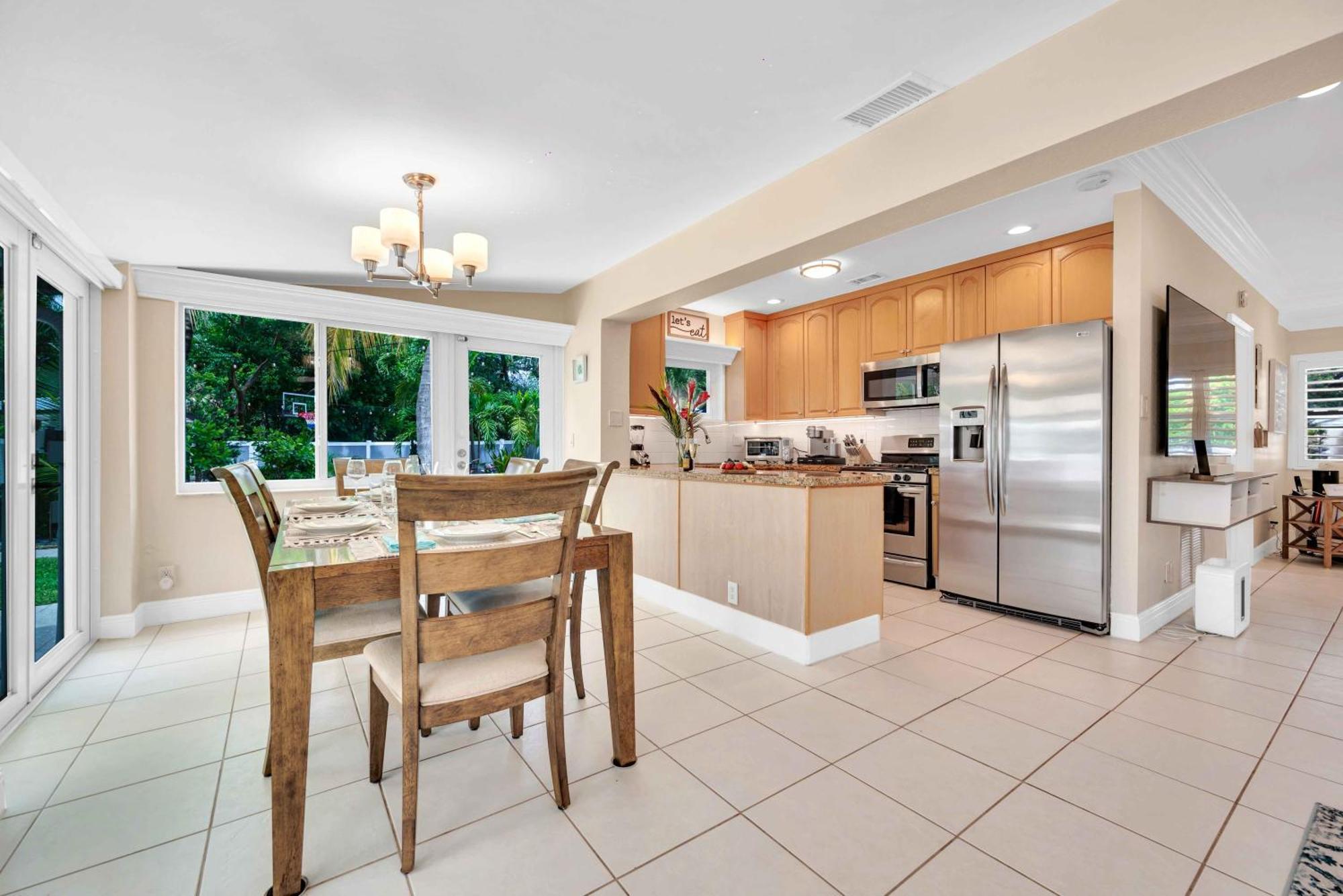 Centrally Located Heated Pool Riverside View Access Citrus Key H0mes *