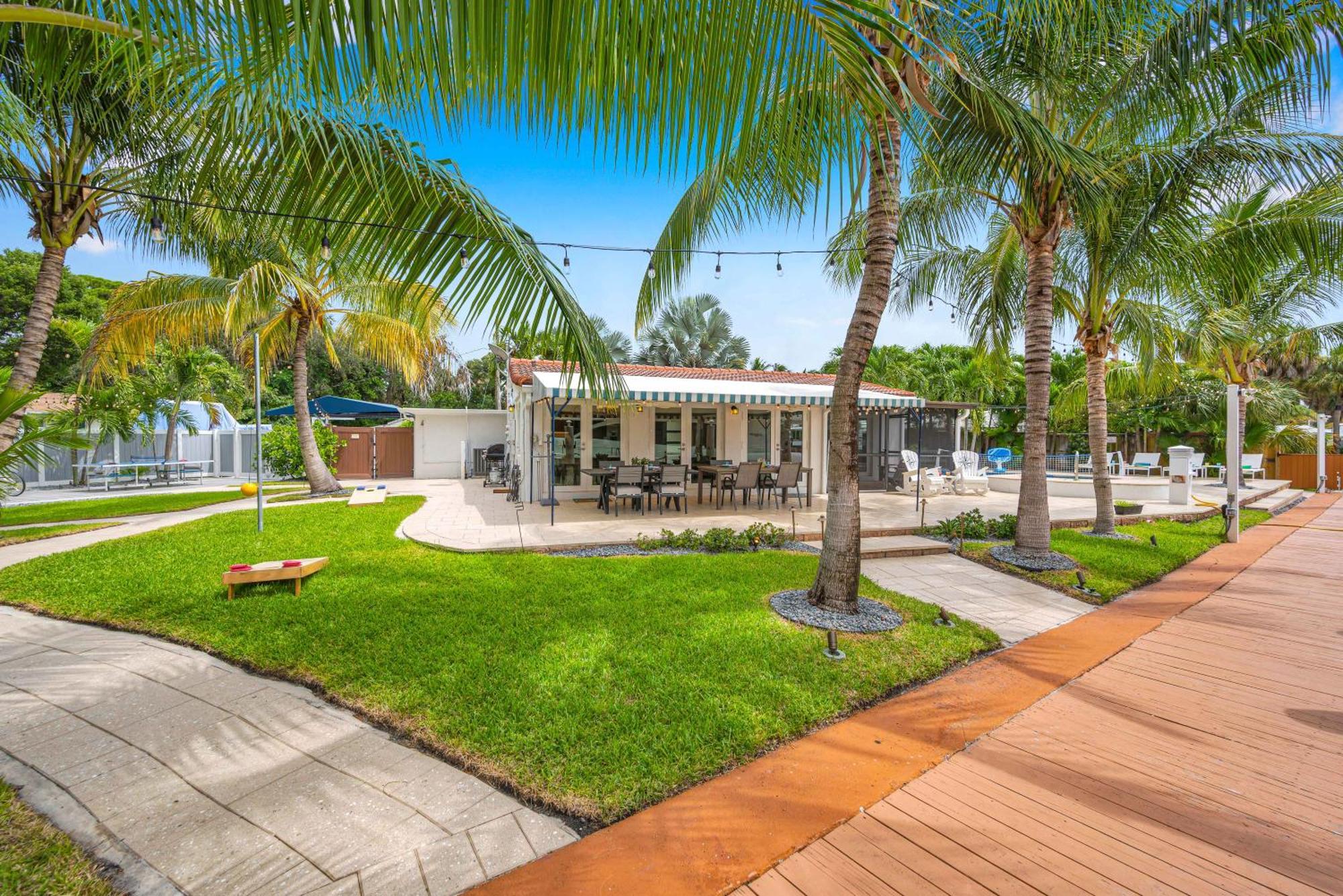 Centrally Located Heated Pool Riverside View Access Citrus Key H0mes *