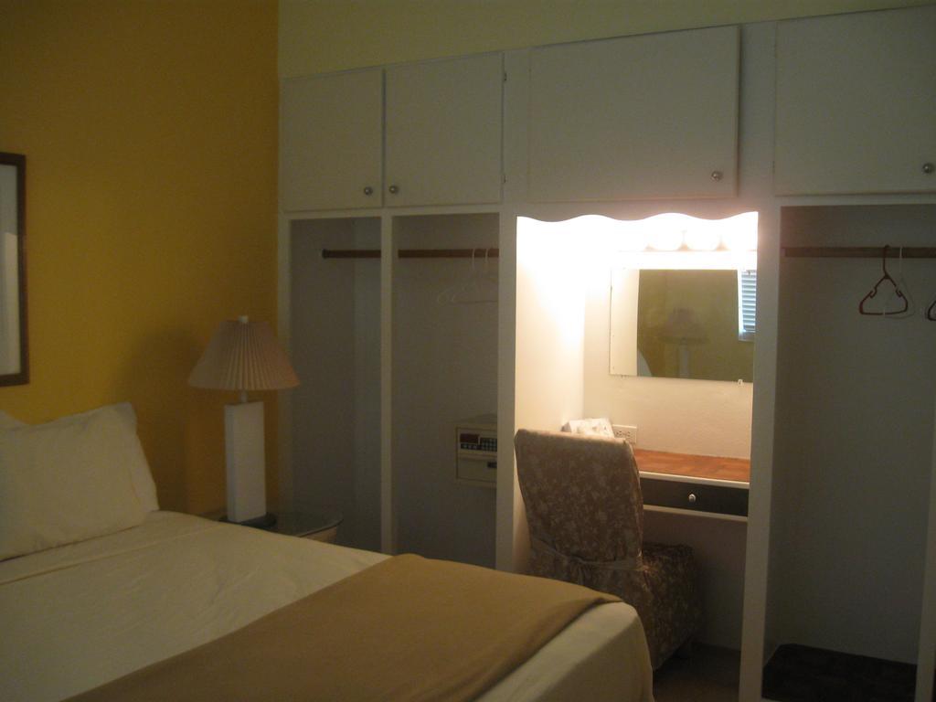 Sandy Shores Hotel 2*