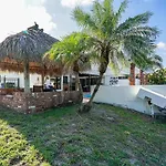 Crush\'S Waterfront Oasis Home With Private Pool Home
