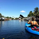 New! Waterfront Heated Pool & Jacuzzi 2 Mi To Beach - Fishing Pier Relaxing Spa & Hammock