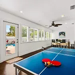 Gorgeous Open Concept 4 Bedroom With Heated Pool And Lounge Area
