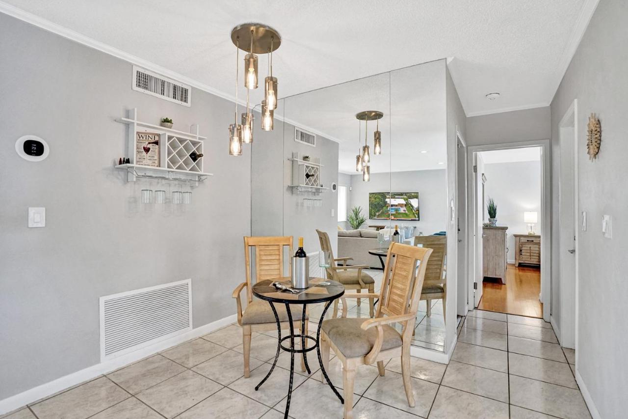 New! Waterfront Heated Pool & Jacuzzi 2 Mi To - Fishing Pier Relaxing & Hammock Holiday home Fort Lauderdale