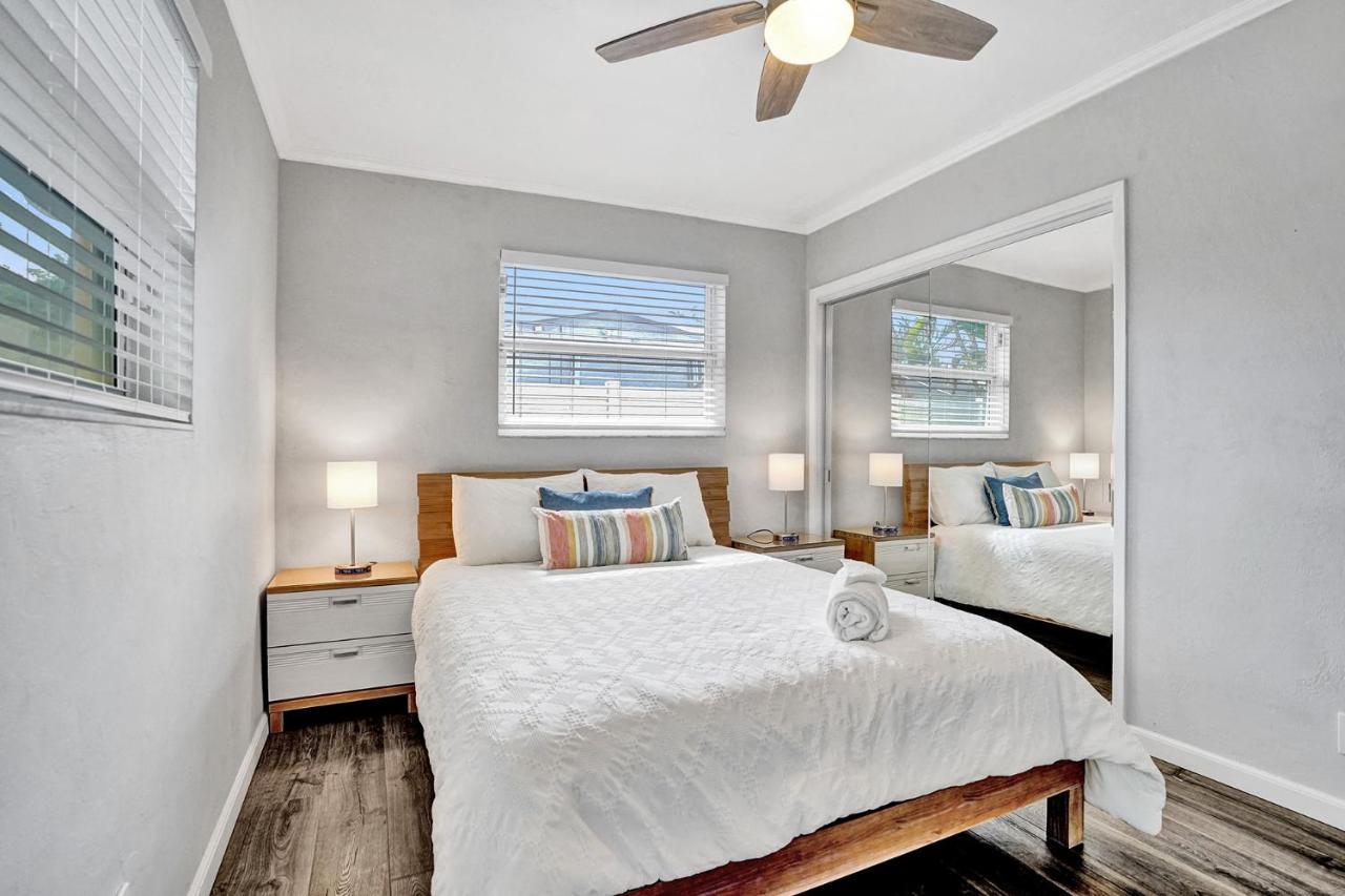 New! Waterfront Heated Pool & Jacuzzi 2 Mi To - Fishing Pier Relaxing & Hammock Holiday home Fort Lauderdale