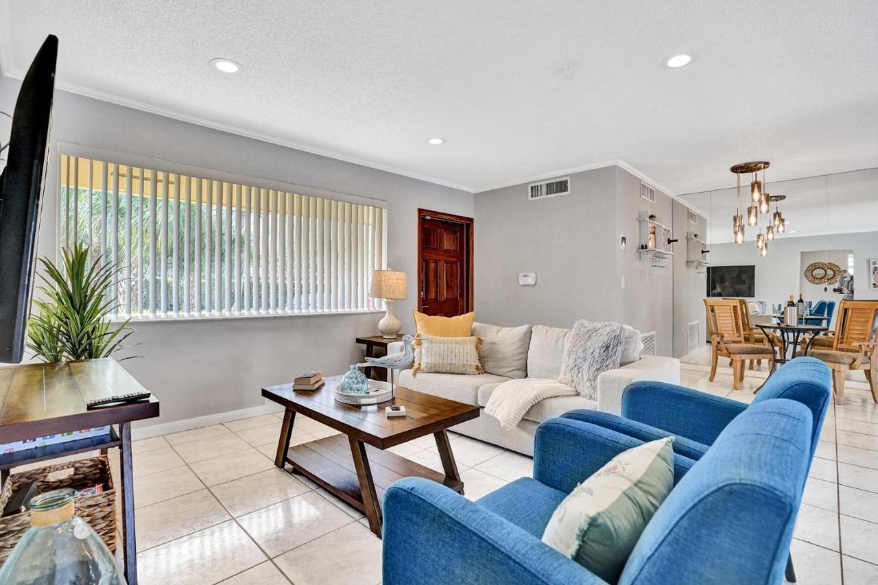 New! Waterfront Heated Pool & Jacuzzi 2 Mi To - Fishing Pier Relaxing & Hammock Fort Lauderdale