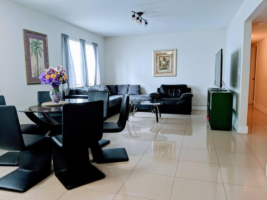 A2 - Endless Summer Vacation - 3 Bedroom Close To Casino