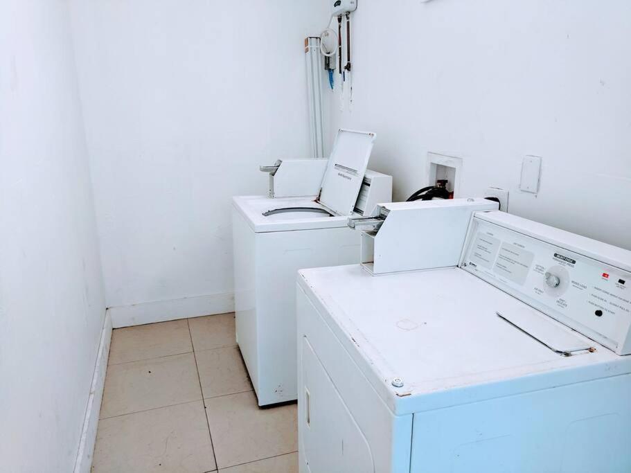A2 - Endless Summer Vacation - 3 Bedroom Close To Casino * Fort Lauderdale