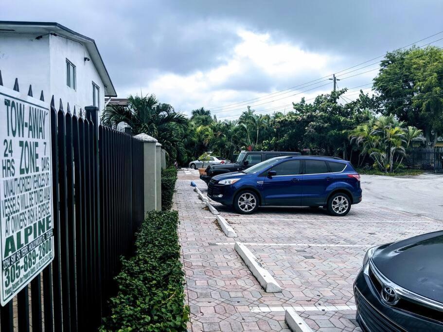 A2 - Endless Summer Vacation - 3 Bedroom Close To Casino Apartment Fort Lauderdale