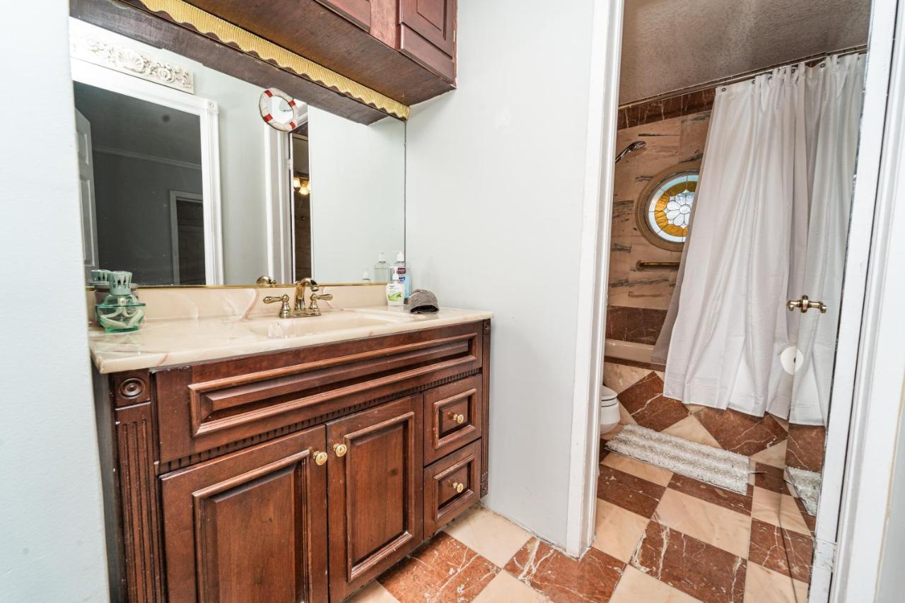Villa Waterfront Salt Wtr Pool Near *