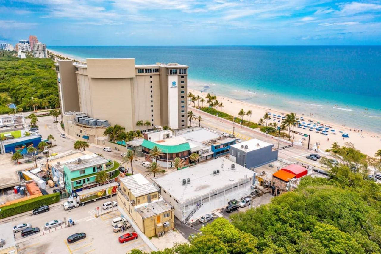 Holiday home The Purple Pelican Beachfront With Ocean Balcony Unit 3 Fort Lauderdale