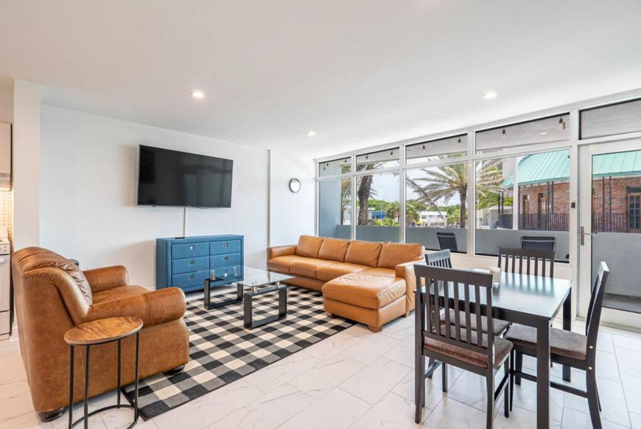 The Purple Pelican Beachfront With Ocean Balcony Unit 3