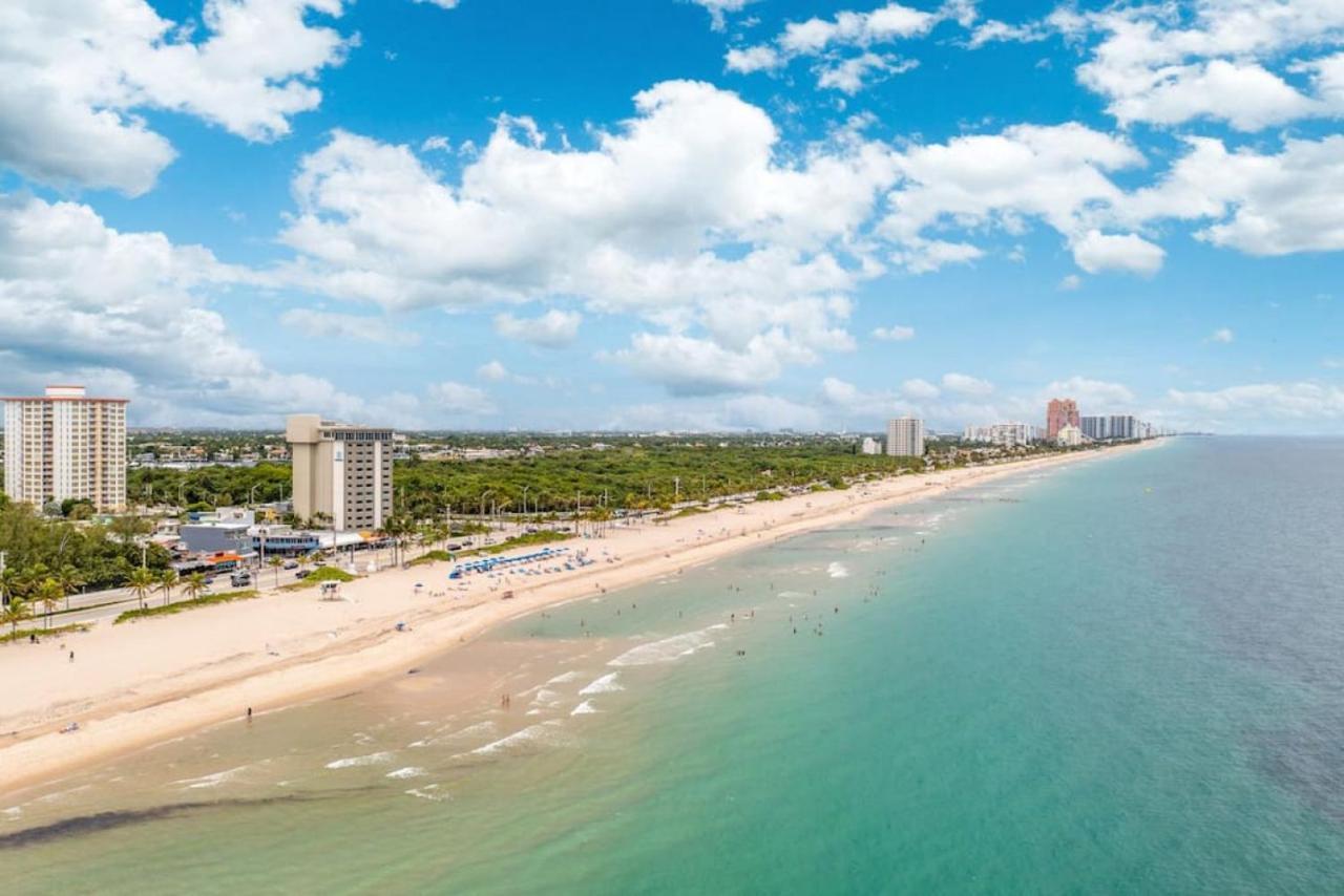 The Purple Pelican Beachfront With Ocean Balcony Unit 3 Holiday home *
