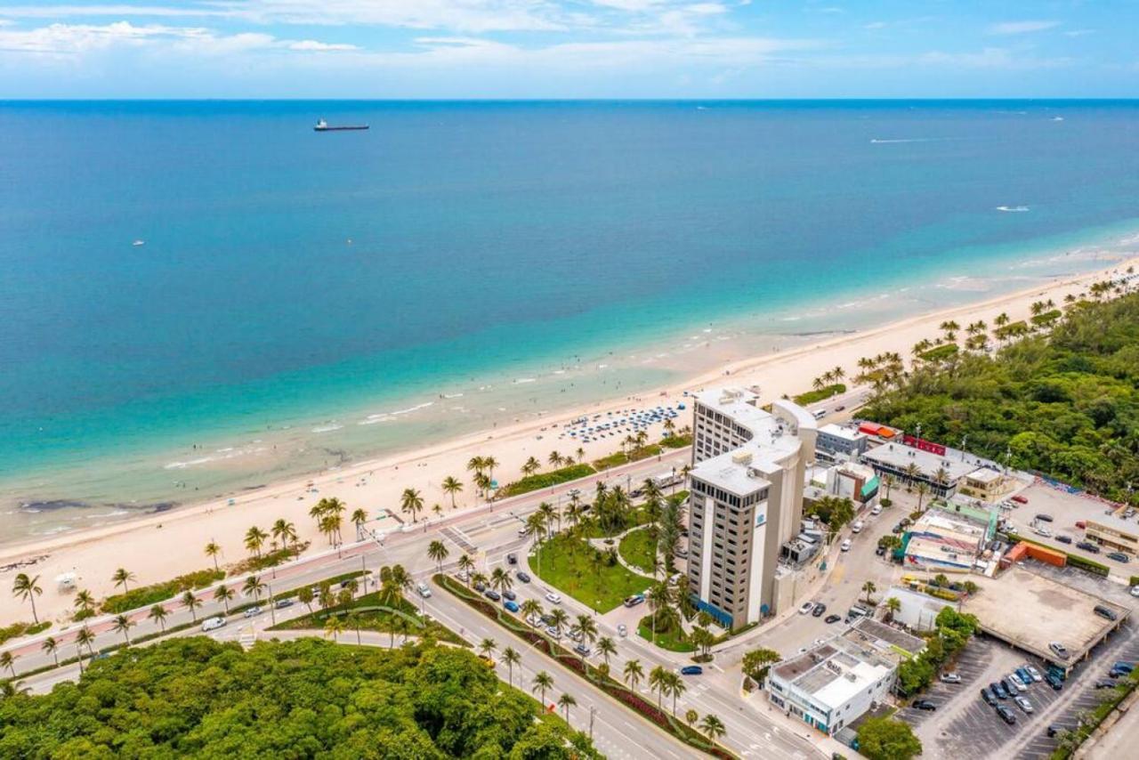 The Purple Pelican Beachfront With Ocean Balcony Unit 3 Holiday home *