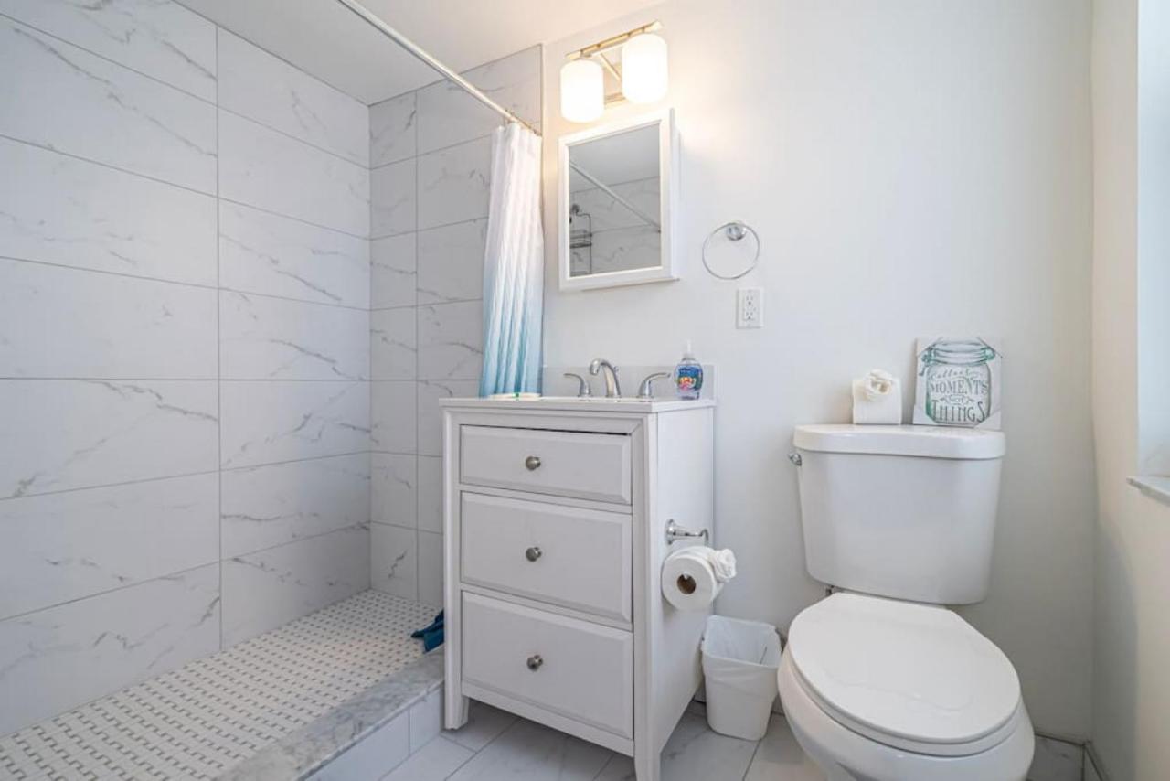 Holiday home The Purple Pelican Beachfront With Ocean Balcony Unit 3 *