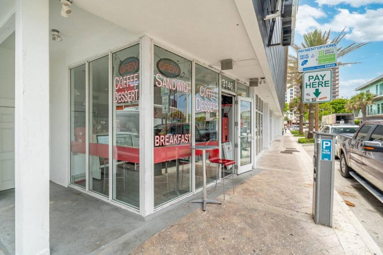 The Purple Pelican Beachfront With Ocean Balcony Unit 3 Holiday home Fort Lauderdale