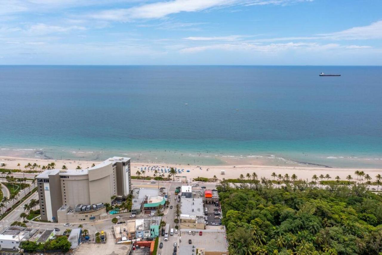 The Purple Pelican Beachfront With Ocean Balcony Unit 3