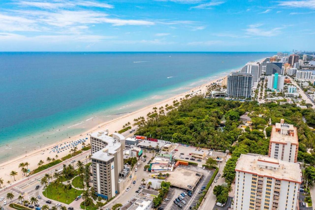 The Purple Pelican Beachfront With Ocean Balcony Unit 3 Holiday home Fort Lauderdale