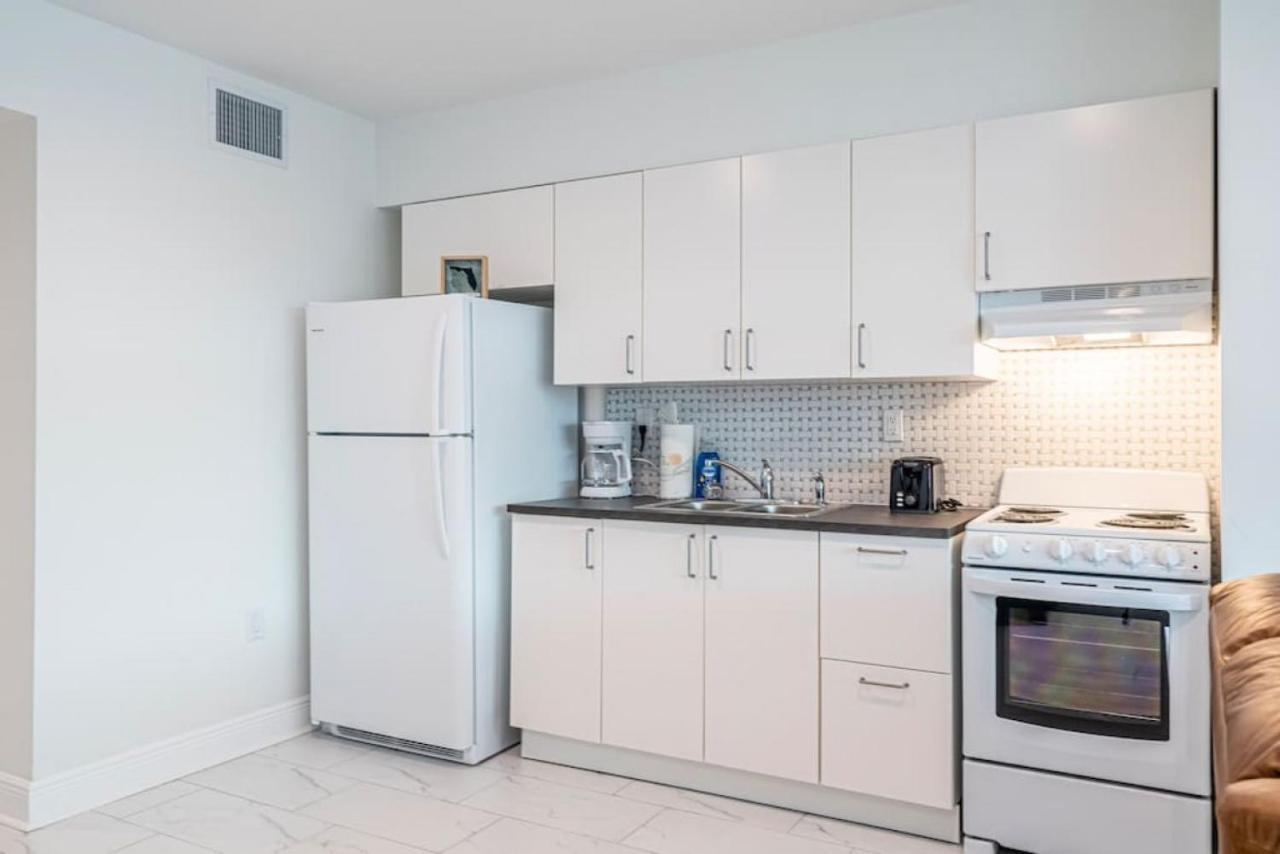 The Purple Pelican Beachfront With Ocean Balcony Unit 3