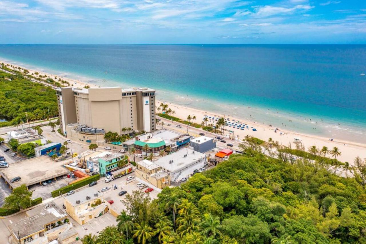 The Purple Pelican Beachfront With Ocean Balcony Unit 3 Holiday home *