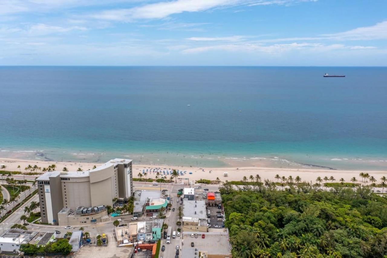 The Purple Pelican Beachfront With Ocean Balcony Unit 5 Casa de férias Fort Lauderdale