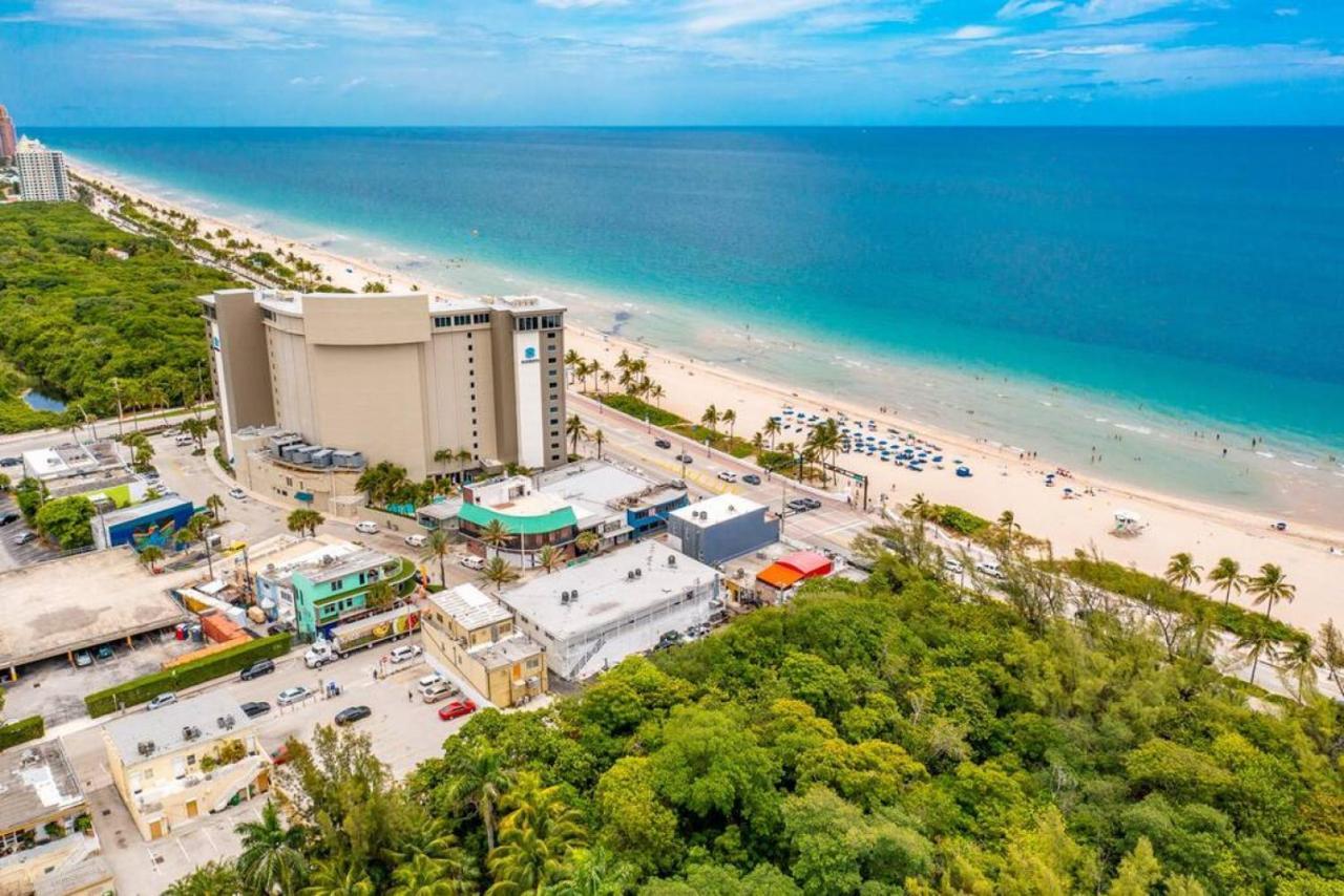 The Purple Pelican Beachfront With Ocean Balcony Unit 5 Casa de férias Fort Lauderdale