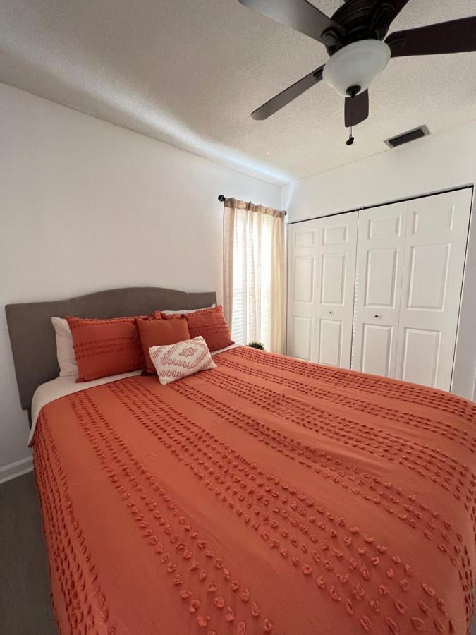 Gorgeous Open Concept 4 Bedroom With Heated Pool And Lounge Area