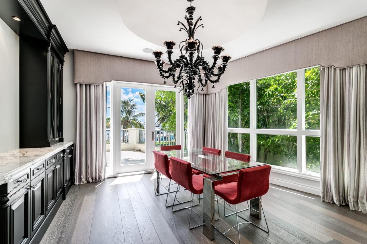 Incredible 9 Bedroom 11 Bath Idlewyld Mansion Holiday home