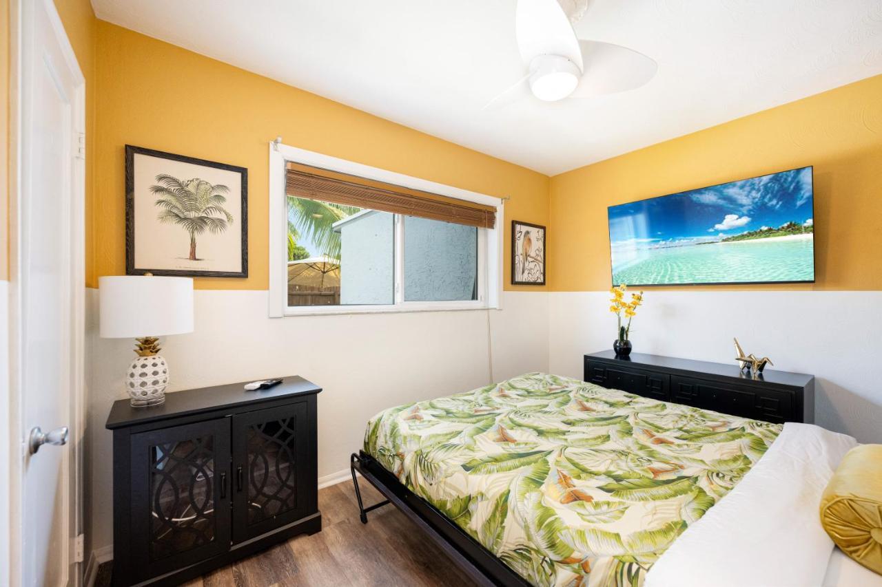 Villa Palms Retreat! Giant Heated Pool-hottub-firepit-5min2beach-pets-ev Chgr Fort Lauderdale