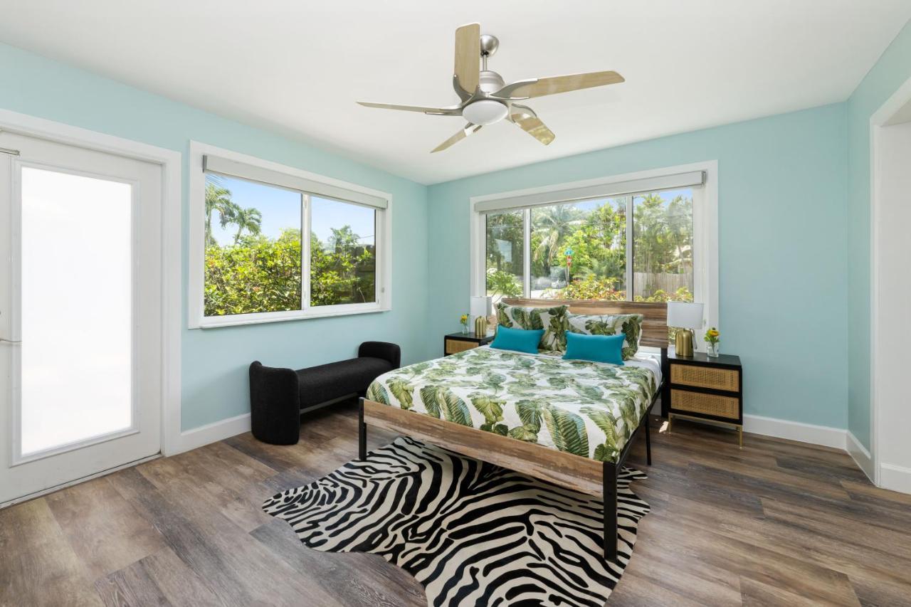 Palms Retreat! Giant Heated Pool-hottub-firepit-5min2beach-pets-ev Chgr *
