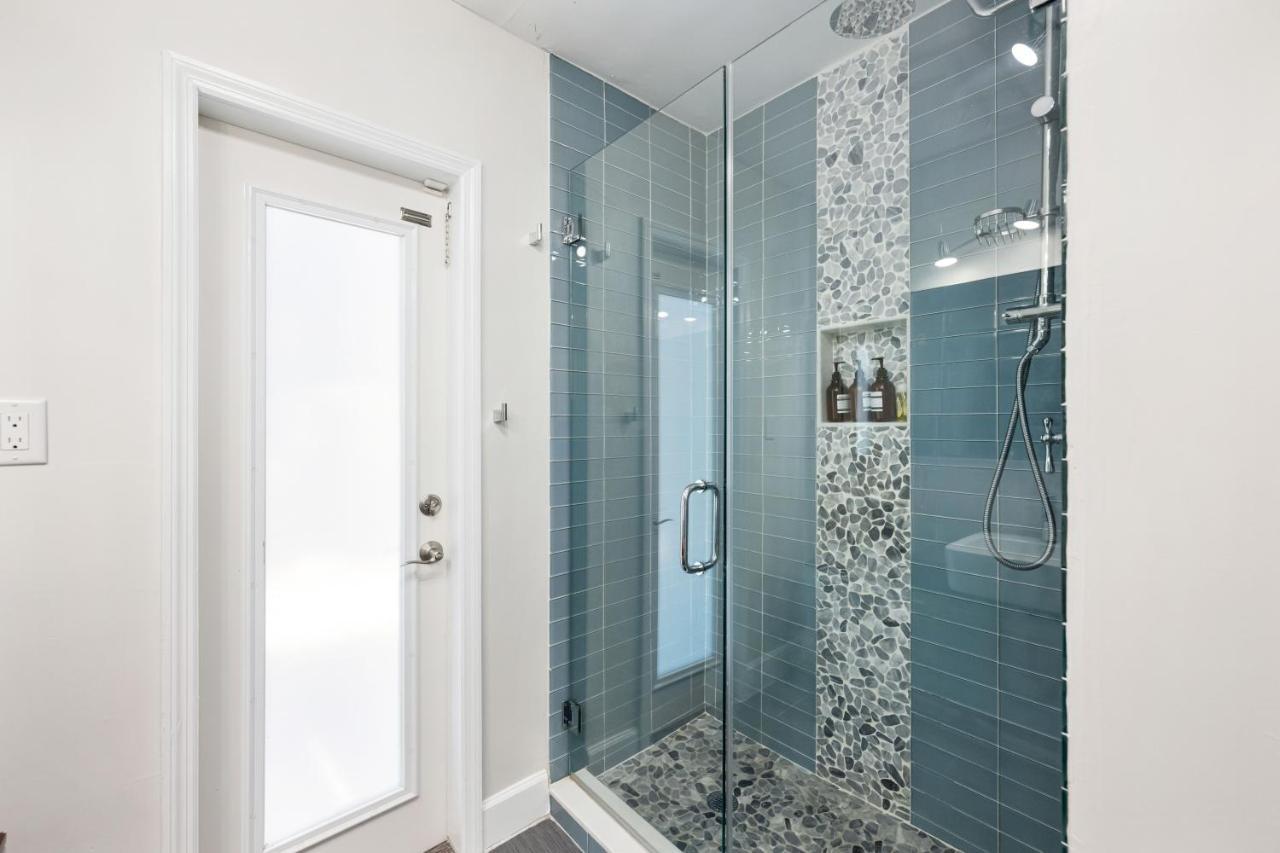 Villa Palms Retreat! Giant Heated Pool-hottub-firepit-5min2beach-pets-ev Chgr Fort Lauderdale