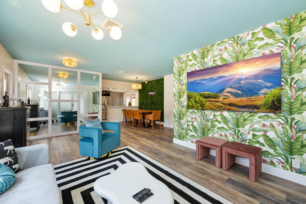 Palms Retreat! Giant Heated Pool-hottub-firepit-5min2beach-pets-ev Chgr *