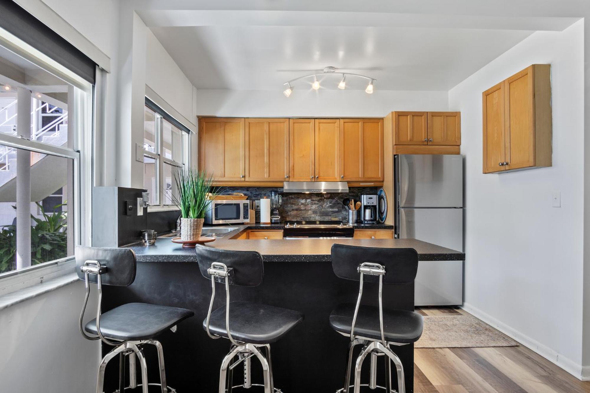 Apartment Serene Seaside Escape- 1br Bliss