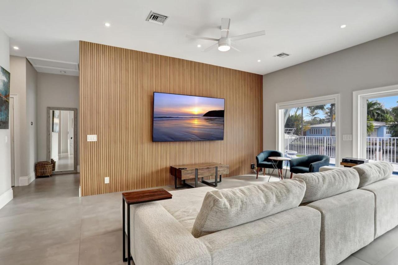 3br Waterfront With Heated Pool And Holiday home