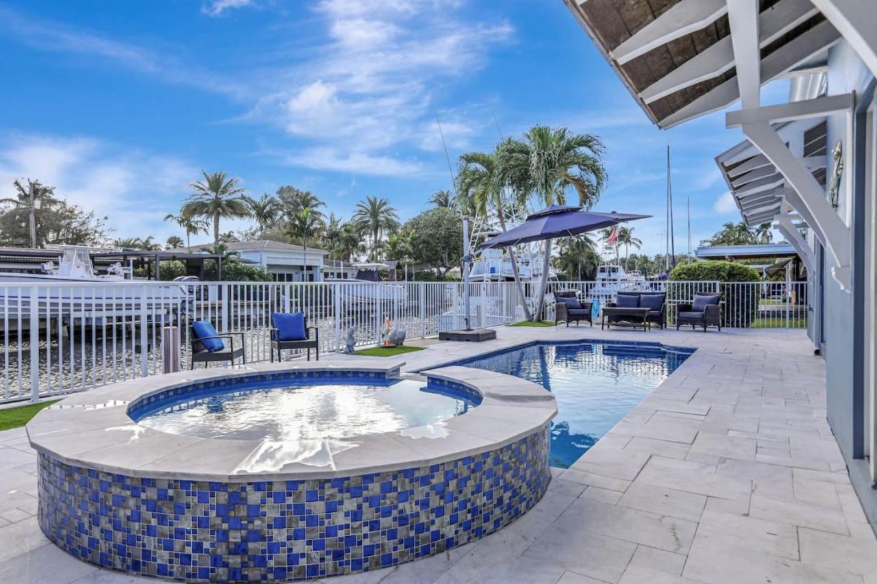 3br Waterfront With Heated Pool And Holiday home *
