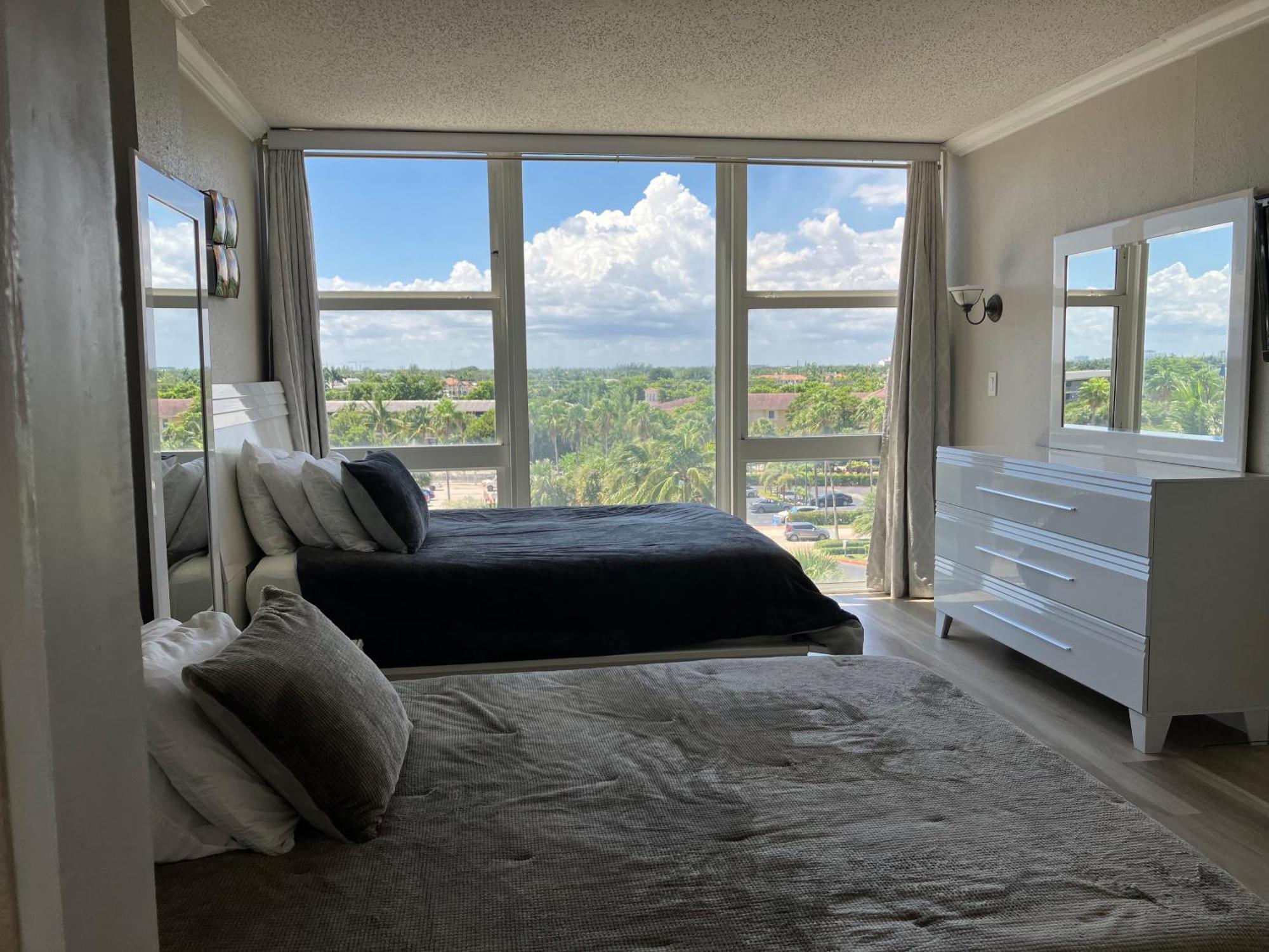 Oceanview Resort: Lauderdale Beachfront Corner *