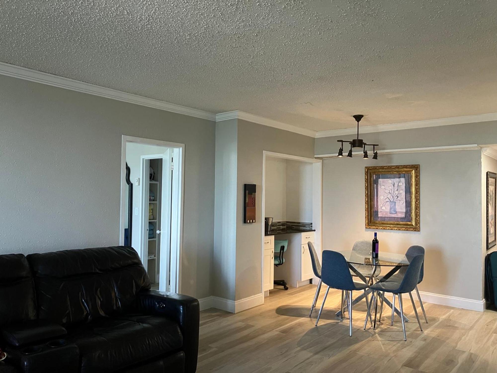 Aparthotel Oceanview Resort: Lauderdale Beachfront Corner Fort Lauderdale