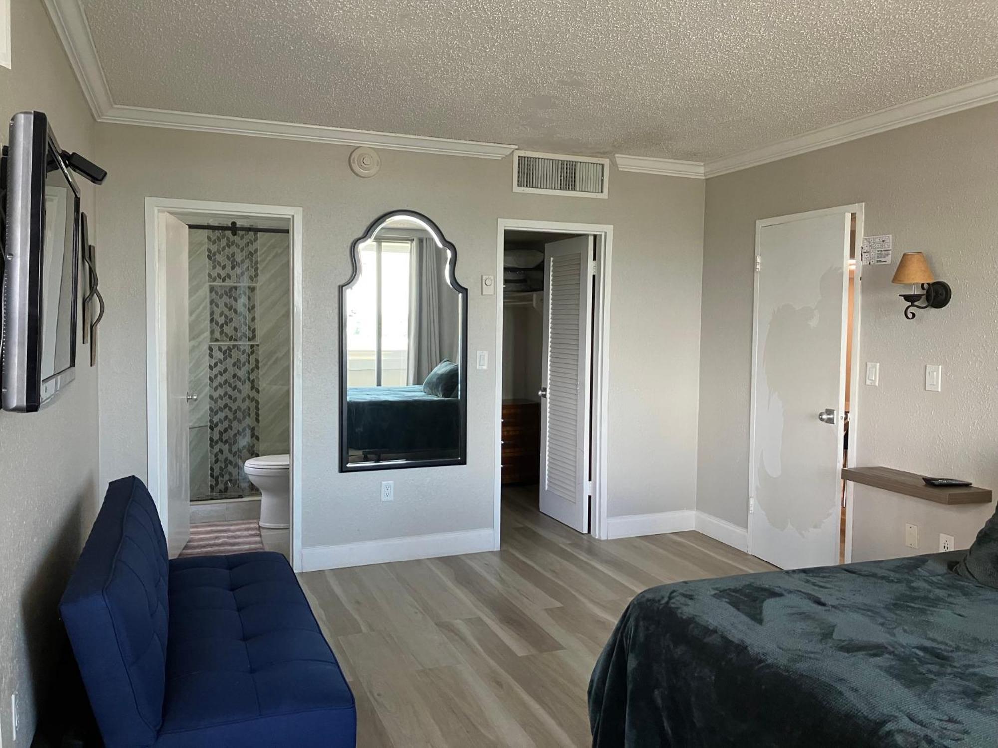 Aparthotel Oceanview Resort: Lauderdale Beachfront Corner