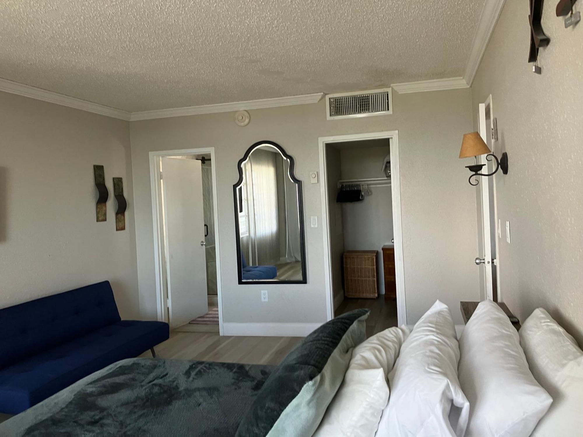 Aparthotel Oceanview Resort: Lauderdale Beachfront Corner Fort Lauderdale