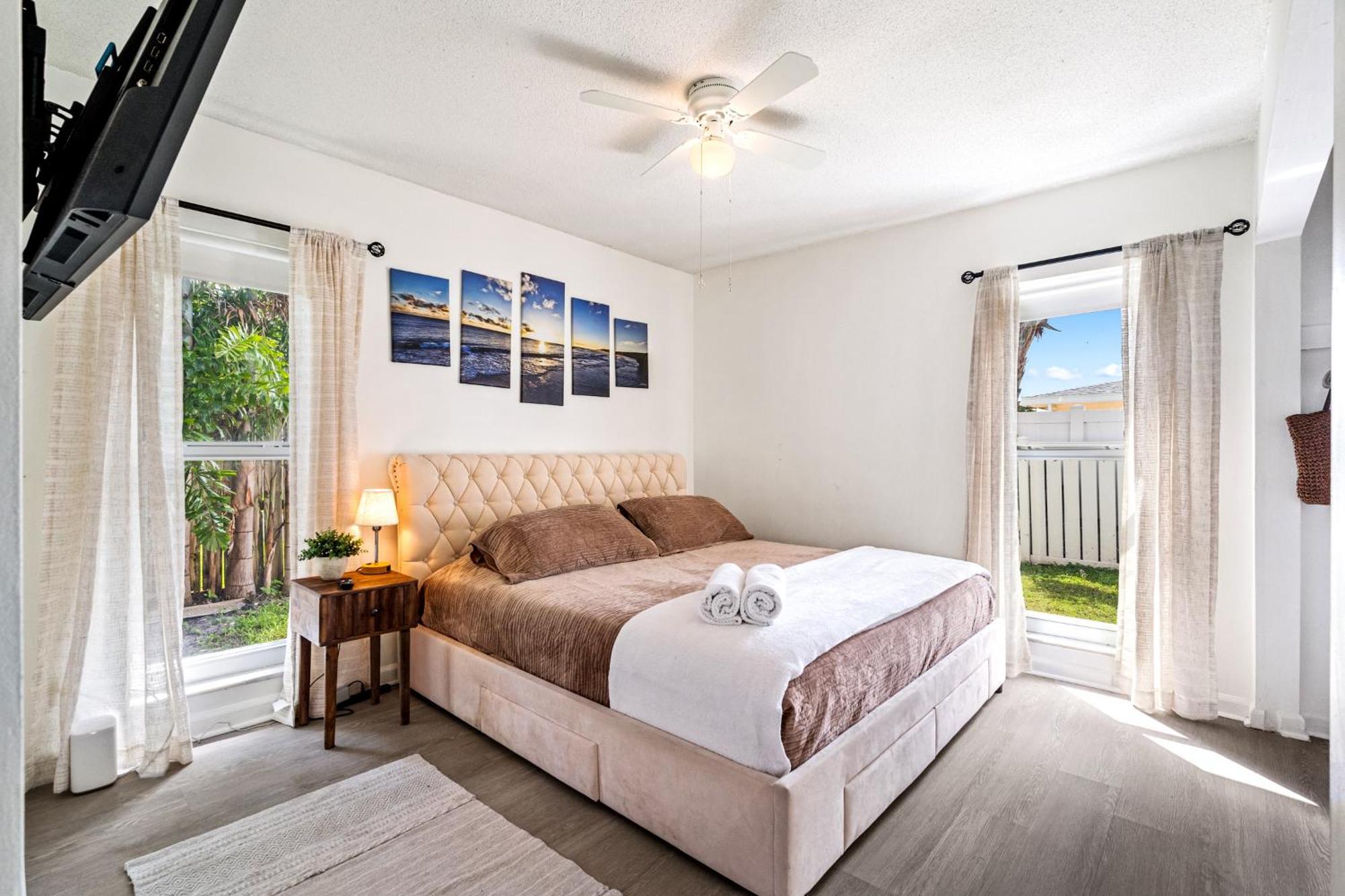 Gorgeous Open Concept 4 Bedroom With Heated Pool And Lounge Area * Fort Lauderdale