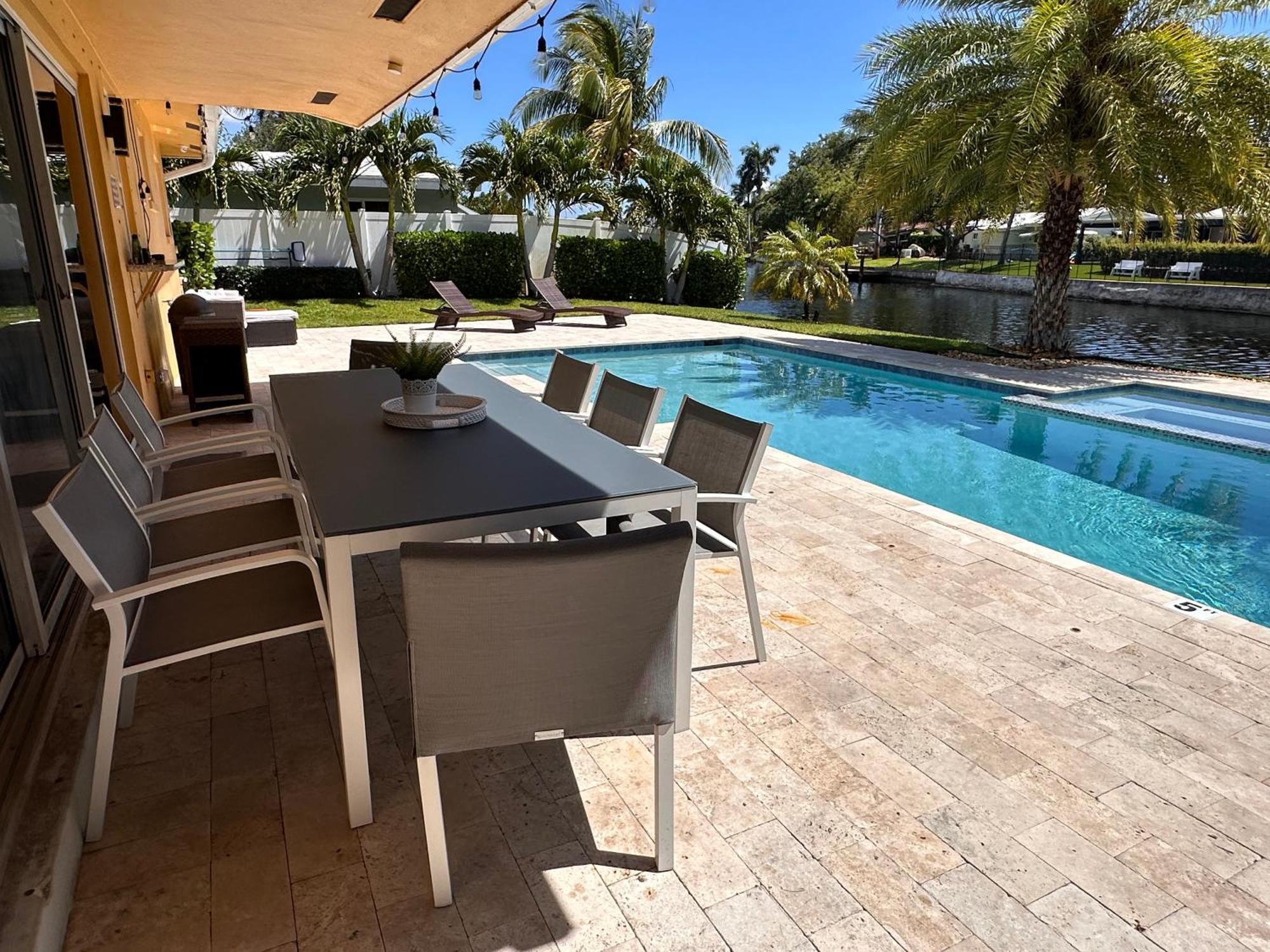 New! Waterfront Heated Pool & Jacuzzi 2 Mi To - Fishing Pier Relaxing & Hammock Holiday home Fort Lauderdale