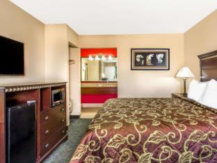 Days By Wyndham Lauderdale Airport Cruise Port