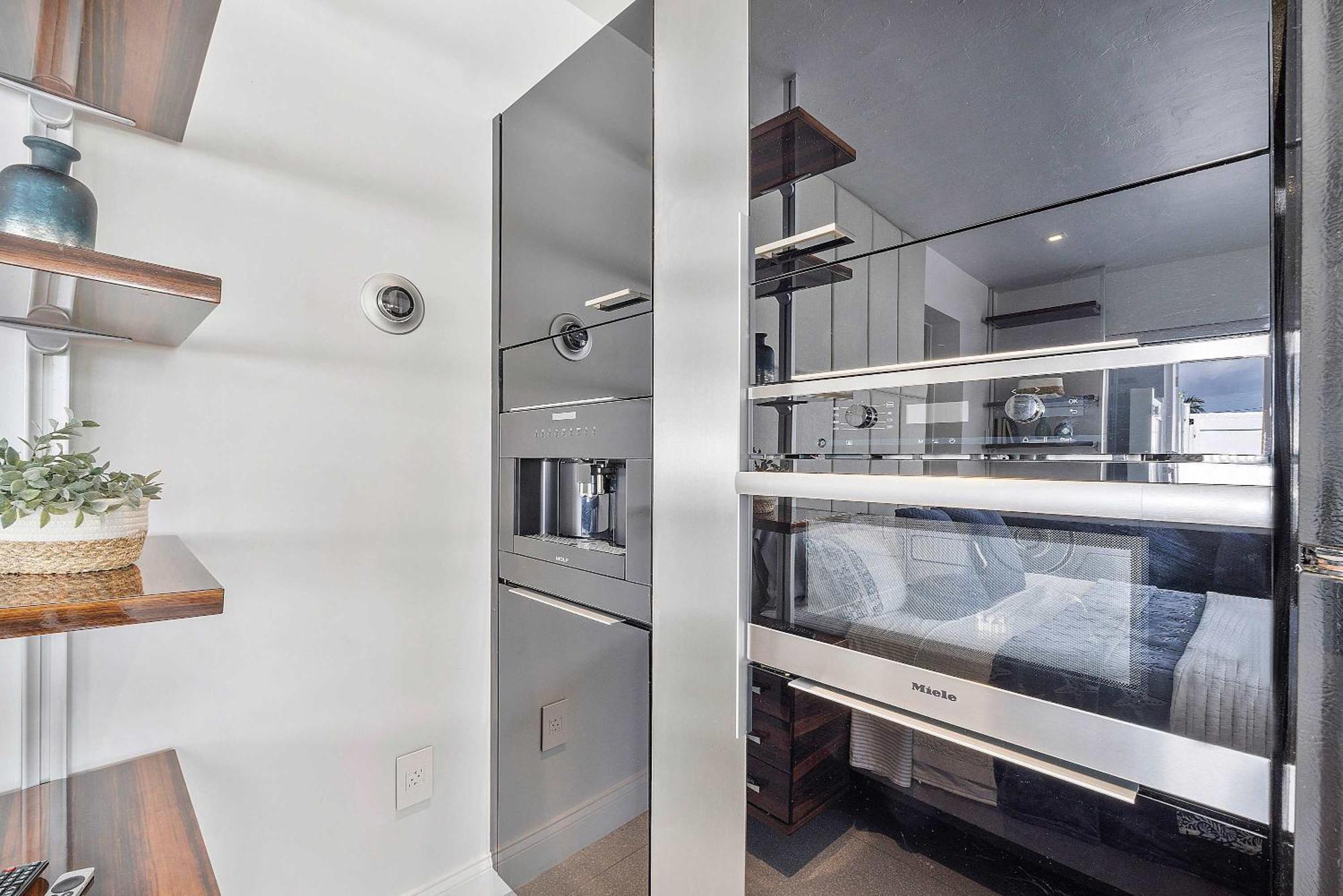 Spacious In The Heart Of Ftl Hot Tub Holiday home Fort Lauderdale