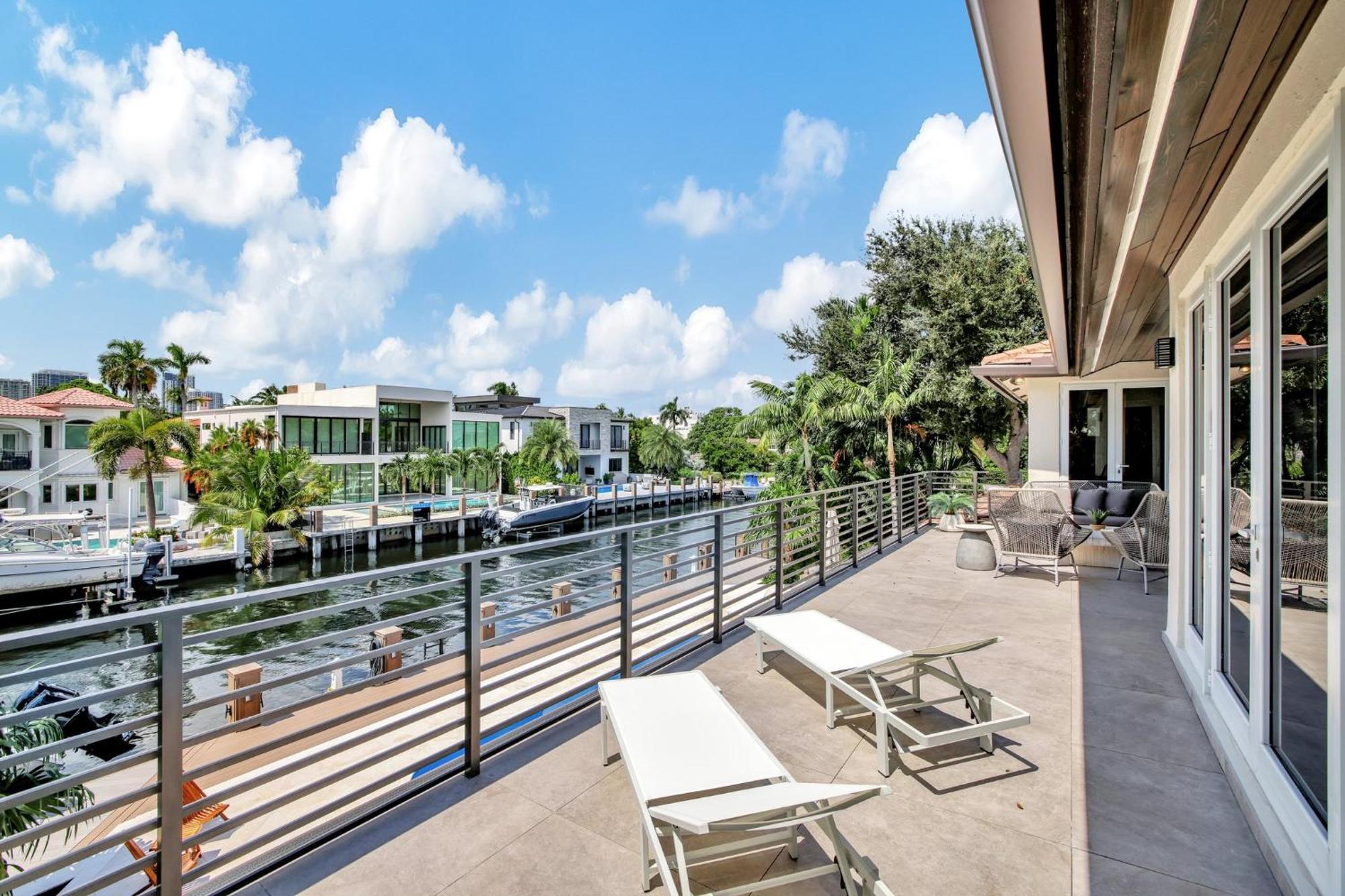 Elegant Waterfront Estate 6br- 6.5ba Casa de férias Fort Lauderdale