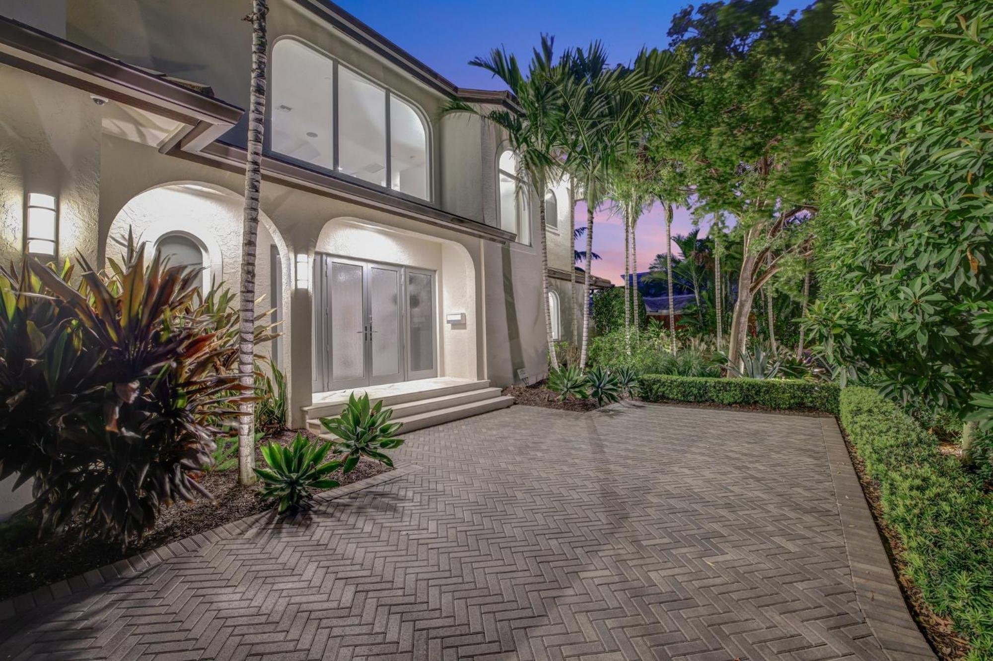 Elegant Waterfront Estate 6br- 6.5ba Casa de férias *